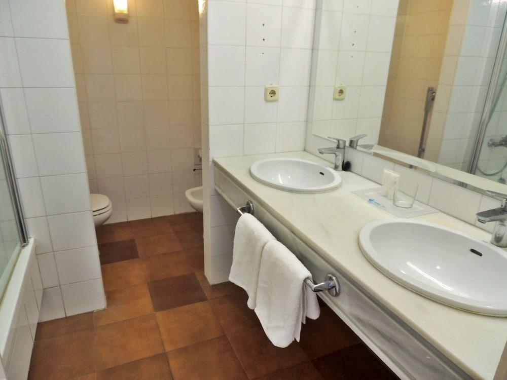 Hotel Occidental Puerto Banus 4*
